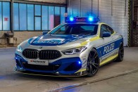 Rendőrruhát kapott a BMW legmenőbb kupéja 20