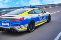 Rendőrruhát kapott a BMW legmenőbb kupéja 29