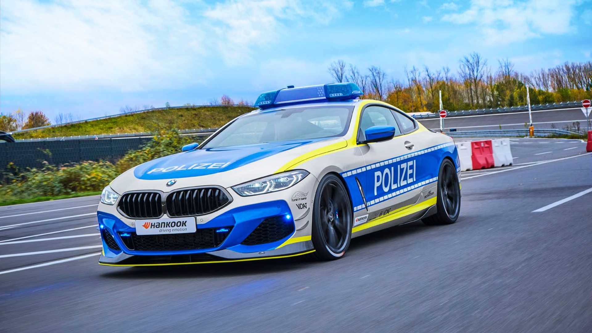 Rendőrruhát kapott a BMW legmenőbb kupéja 12