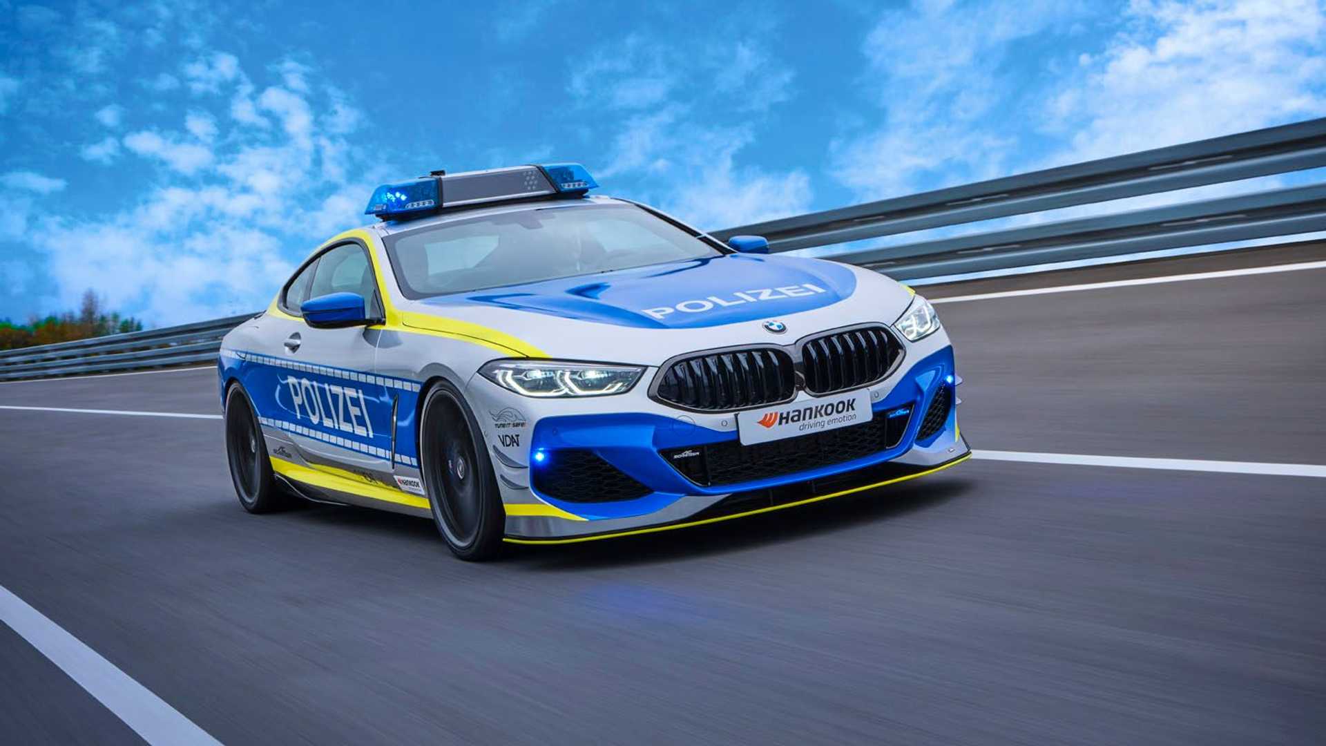 Rendőrruhát kapott a BMW legmenőbb kupéja 11