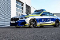 Rendőrruhát kapott a BMW legmenőbb kupéja 2