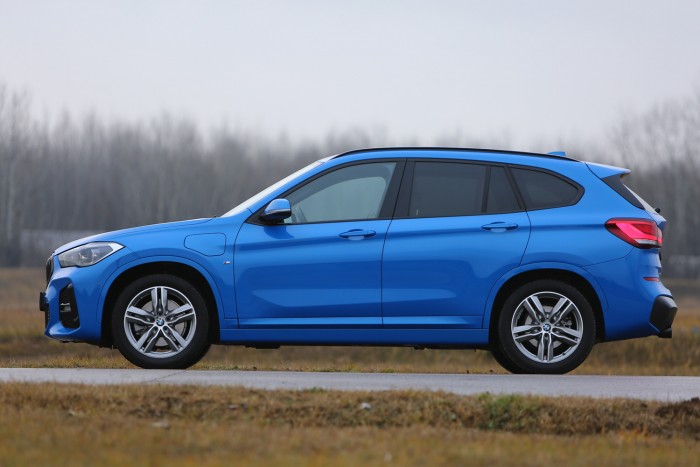 BMW-s életérzés három hengerrel, zöld rendszámmal – BMW X1 xDrive25e 16
