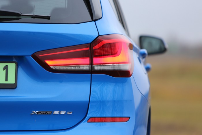 BMW-s életérzés három hengerrel, zöld rendszámmal – BMW X1 xDrive25e 20