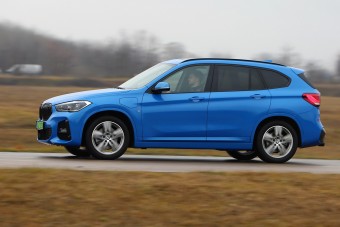 BMW-s életérzés három hengerrel, zöld rendszámmal - BMW X1 xDrive25e