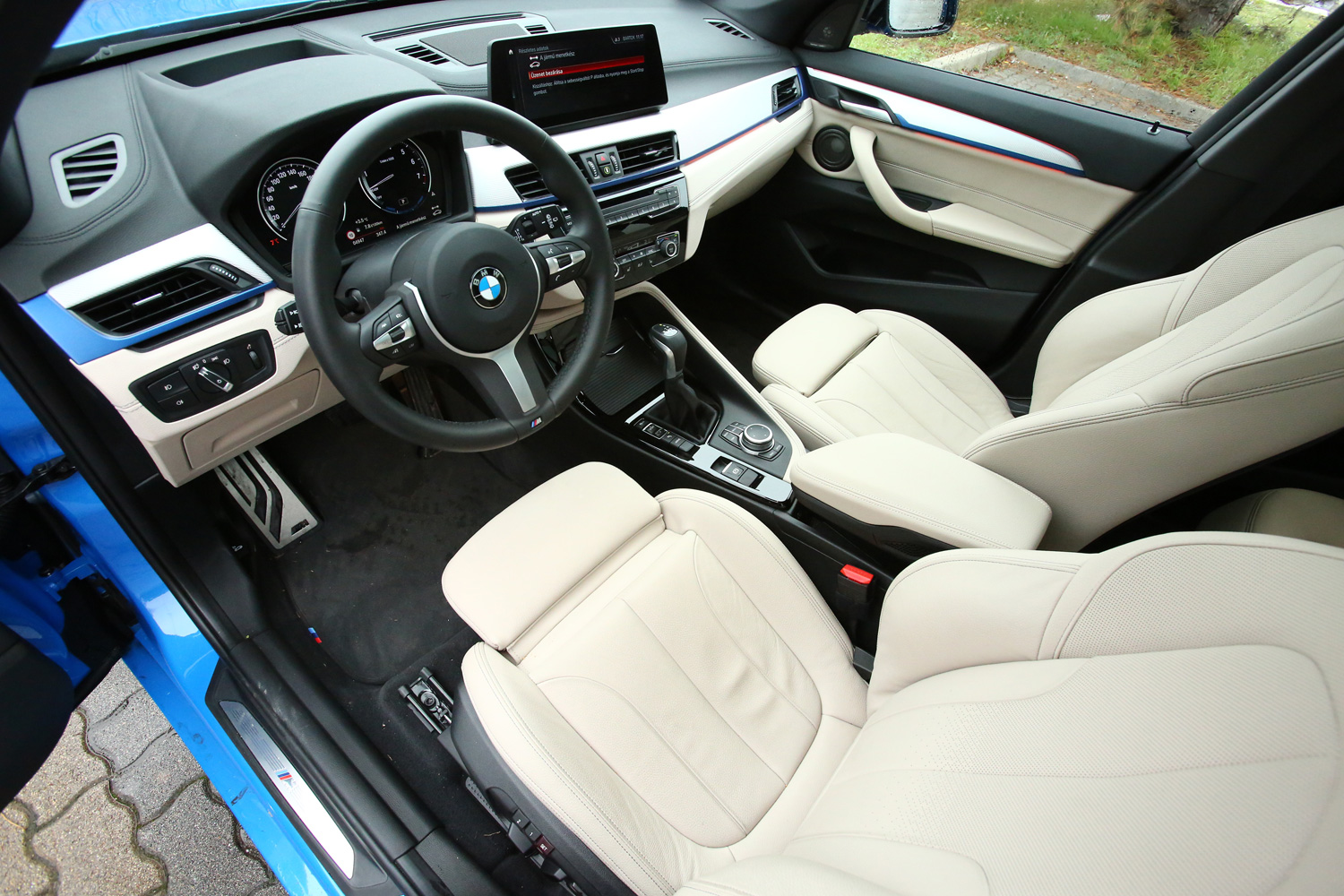 BMW-s életérzés három hengerrel, zöld rendszámmal – BMW X1 xDrive25e 18