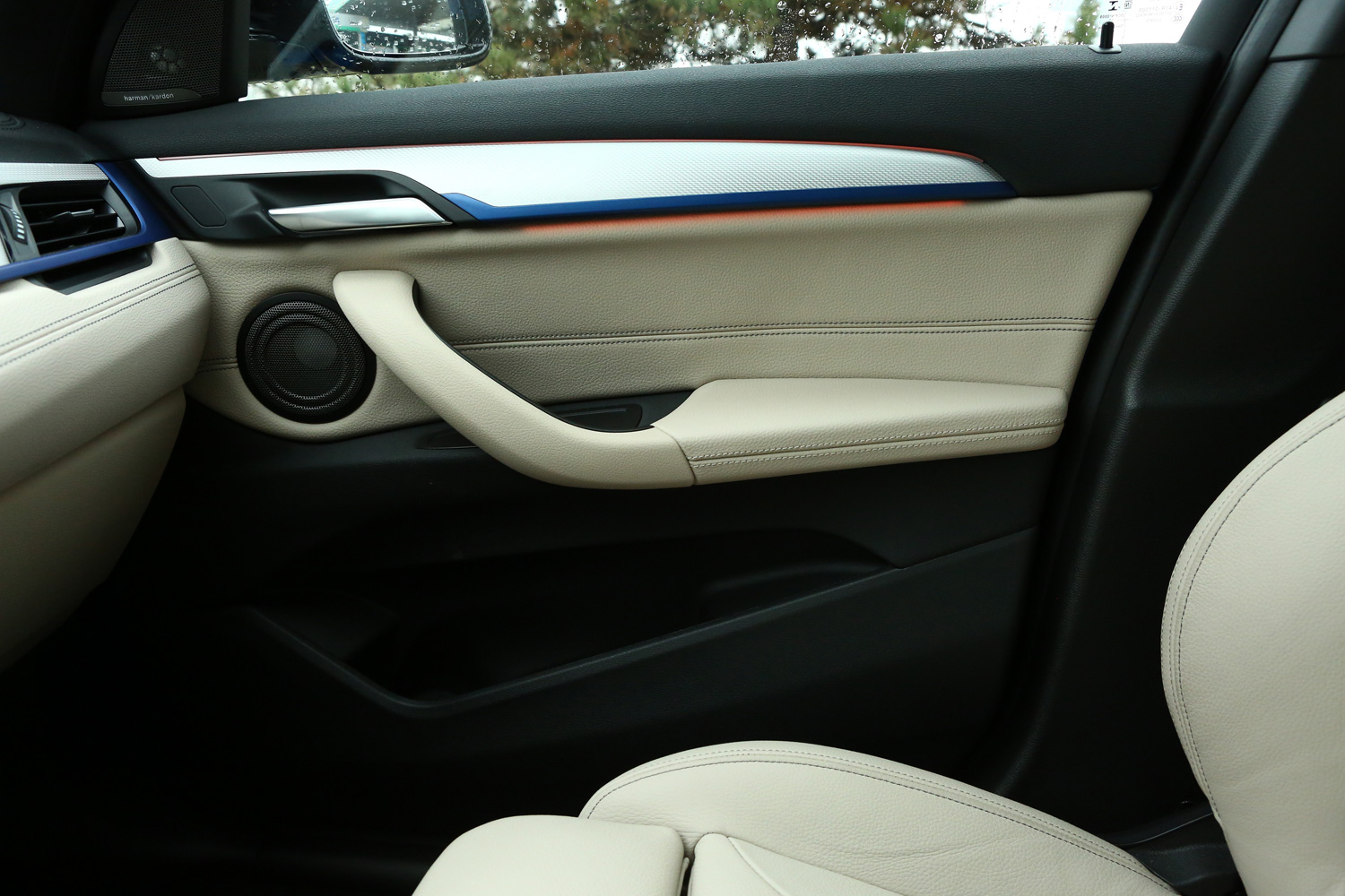 BMW-s életérzés három hengerrel, zöld rendszámmal – BMW X1 xDrive25e 35