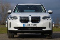 Villanyautók: a BMW téved vagy mindenki más? 57