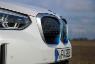 Villanyautók: a BMW téved vagy mindenki más? 60
