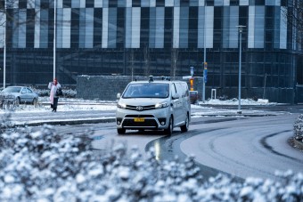 Önjáró kisbuszok szállítják az utasokat a norvég fővárosban