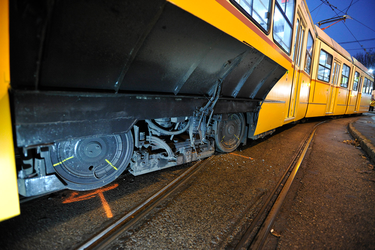 Összeütközött két villamos Budapesten – fotók 6