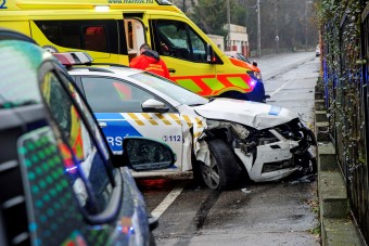Két rendőrautó ütközött Budapesten