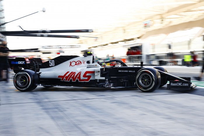 A határokat feszegette Schumi fia első F1-es munkanapján 1