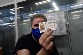 Bajba került emberek nyertek 72 milliárdot lottón