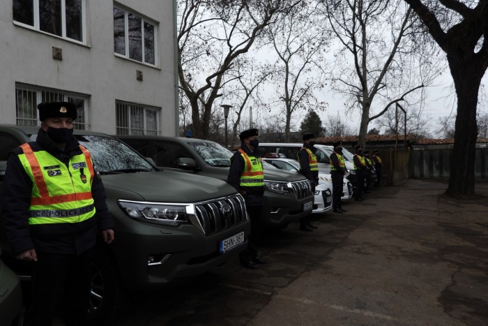 Új autókat kaptak a magyar rendőrök 4