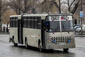 Eladósorba került a csuklós Ikarus partibusz