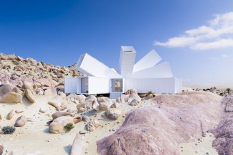 Megér egymilliárdot egy sivatagi konténerház?