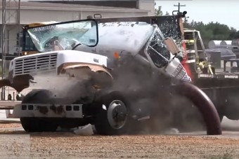 A tesztbábuk előtt is lepereg az életük, ha ezzel az akadállyal találkoznak
