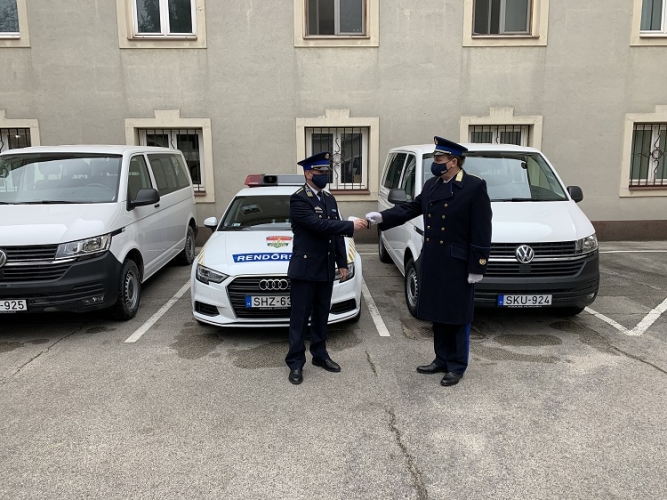 Új autókat kaptak a magyar rendőrök 3