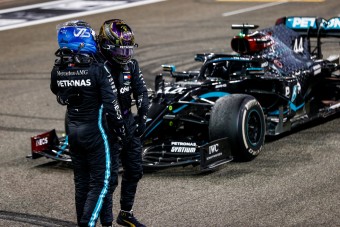 Hamilton: Bottasnak nincs szüksége védelemre