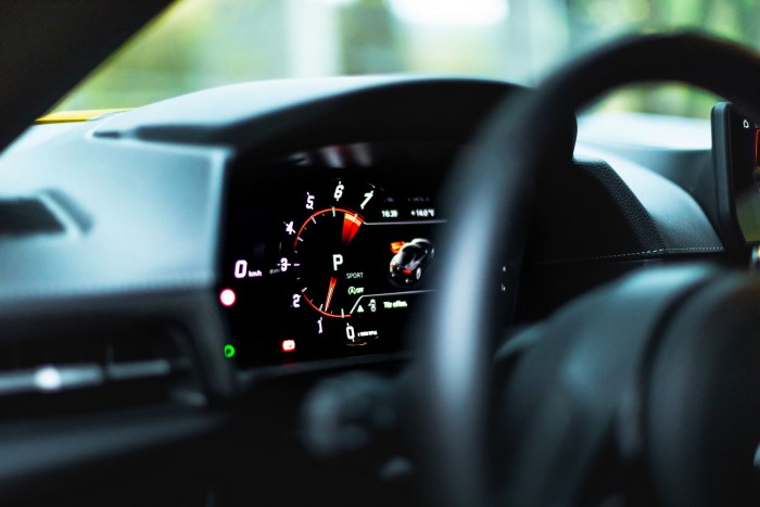 550 lóerős aranyrudat láttál már? 4