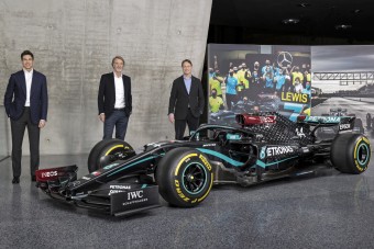 F1: Új tulajdonos a Mercedesnél