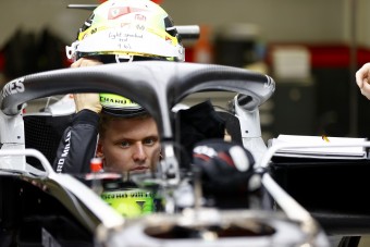 Kiderült, mennyit kereshet Schumacher az F1-ben