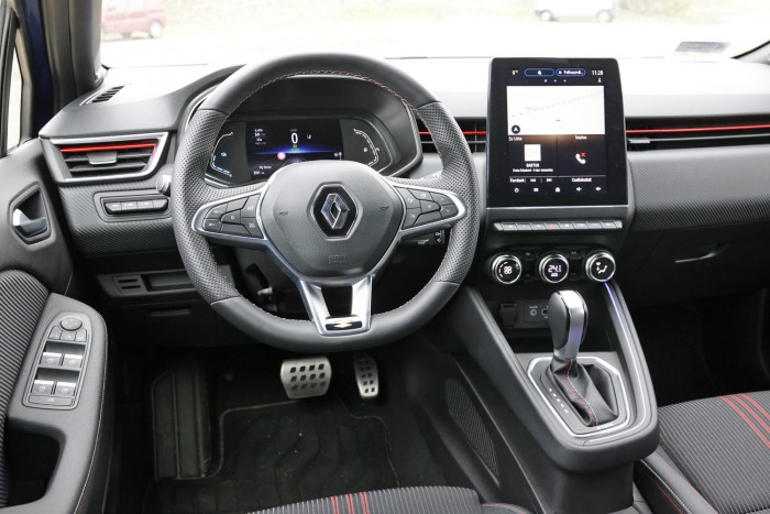 Elmegy kevesebb benzinnel is? – Izgalmas hibrid hajtás egy kisautóban 15