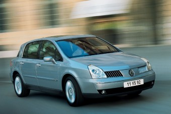 Ennek a bukott, furcsa francia luxusautónak a motorja az igazi kincse