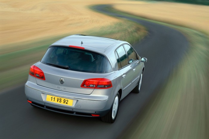 Ennek a bukott, furcsa francia luxusautónak a motorja az igazi kincse 1 | Vezess Ennek a bukott, furcsa francia luxusautónak a motorja az igazi kincse 1