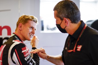 A határokat feszegette Schumi fia első F1-es munkanapján
