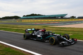 F1: Hamilton-egyenes lett a silverstone-i célegyenesből