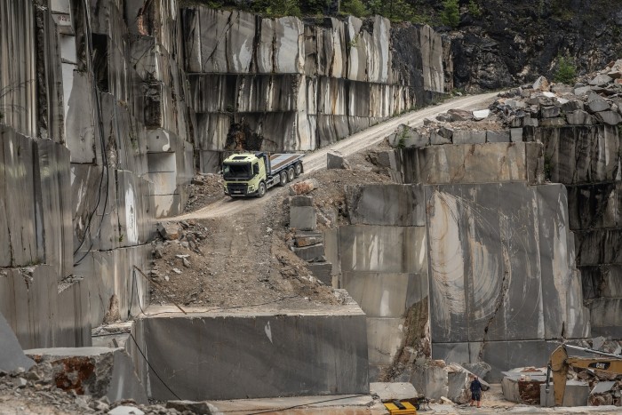 Már 10 éves a Volvo nehéz terepe szánt teherautója 1 | Vezess Már 10 éves a Volvo nehéz terepe szánt teherautója 1