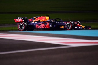 F1: Verstappen meglepetést okozott, övé az év utolsó pole-ja
