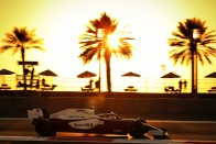 F1: Russell elrontotta Hamilton Mercedesét 3