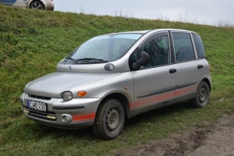 Sorra lopja az autókat egy 15 éves fiú Faddon