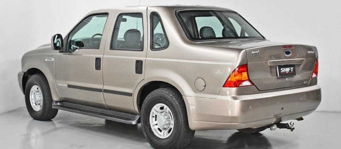 Hogy megnőtt, megcsúnyult ez a Ford Focus szedán!