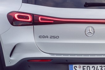 Félórányi videón kelleti magát az új Mercedes EQA