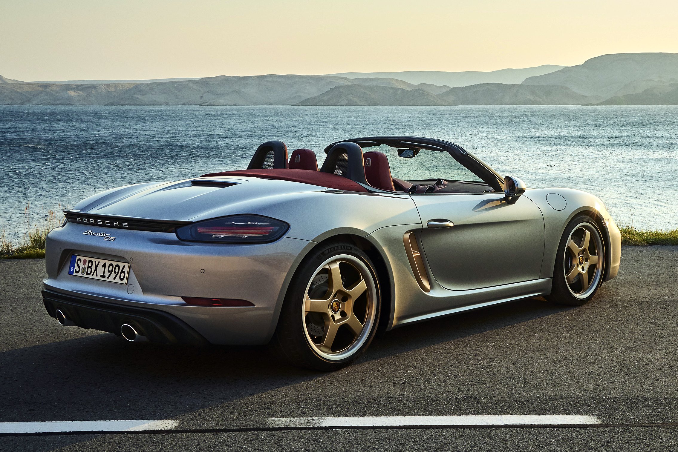 Így ünnepel a 25 éves Porsche Boxster 12