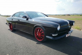 28 millióért árulják ezt a Mercedesbe oltott Volgát