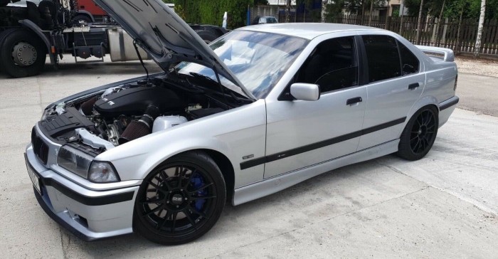 Erős poén a 316i felirat ennek a tuningolt hármas BMW-nek a farán 3