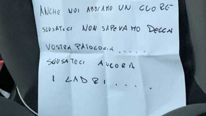 Visszavitték a tolvajok az autót egy cetlivel a szélvédőn 1 | Vezess Visszavitték a tolvajok az autót egy cetlivel a szélvédőn 1