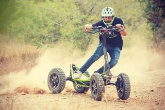 Itt a legújabb őrület: az álló quad