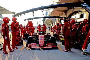 F1: Bajban a Ferrari az új szabályok miatt