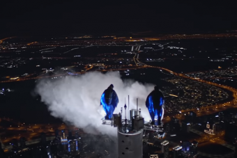 Ketten is leugrottak a világ legmagasabb épületéről