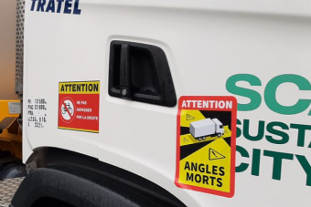 Komoly büntetést kaphat a kamionos, akinek nincs ilyen matricája