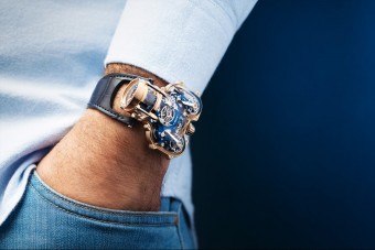 Csak öt darab készül az átlátszó luxusórából