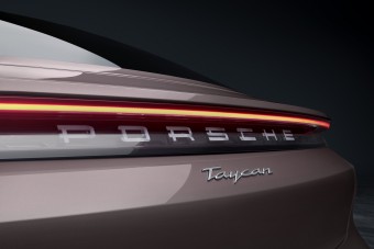 Lefelé bővül a Porsche Taycan kínálata