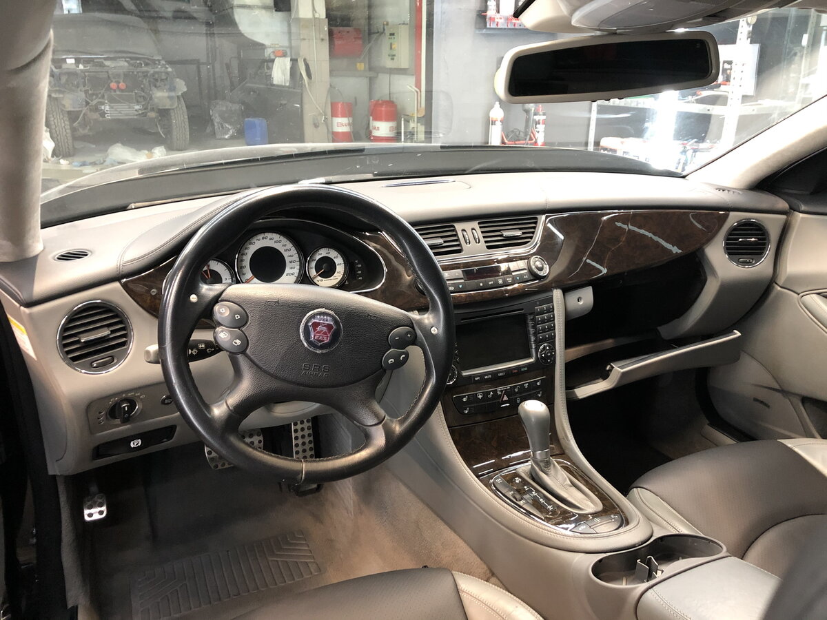 28 millióért árulják ezt a Mercedesbe oltott Volgát 3