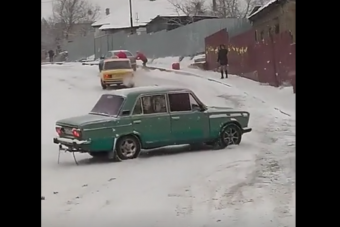 Kifogott az orosz ladásokon a havas emelkedő