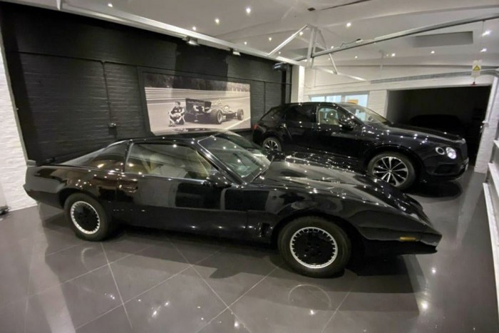 David Hasselhoff elárverezi saját K.I.T.T.-jét